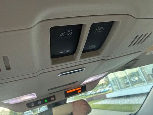 Used 2020 Buick Envision Essence w/ Experience Buick Package FWD image 21