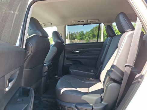 Certified 2024 Toyota Grand Highlander AWD image 21