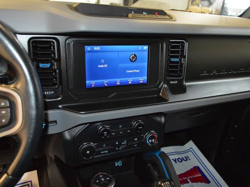 Used 2021 Ford Bronco Black Diamond image 19