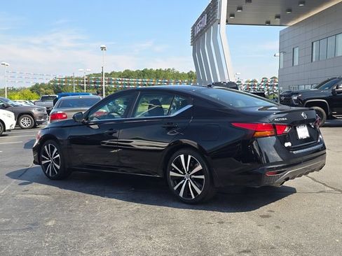 Used 2022 Nissan Altima 2.5 SR FWD image 5