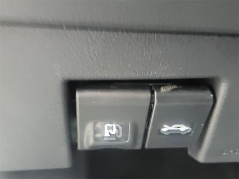 Certified 2024 Nissan Kicks SV image 28