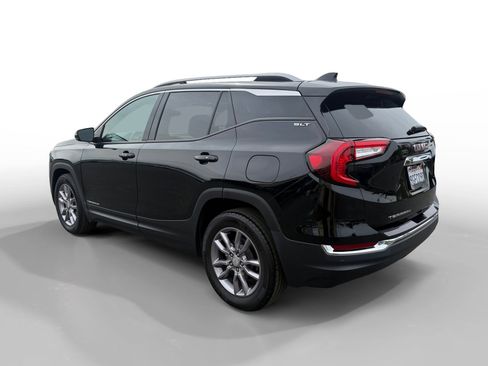 Used 2022 GMC Terrain SLT w/ Infotainment Package II image 3