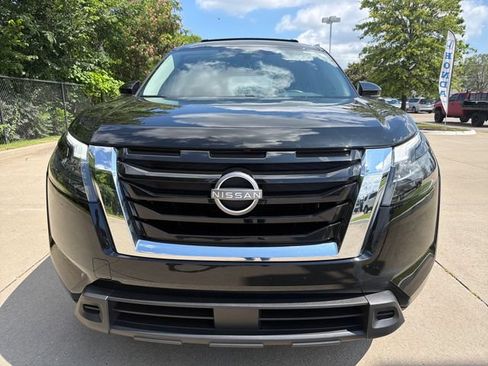 Used 2024 Nissan Pathfinder SV w/ SV Premium Package AWD/4WD image 8