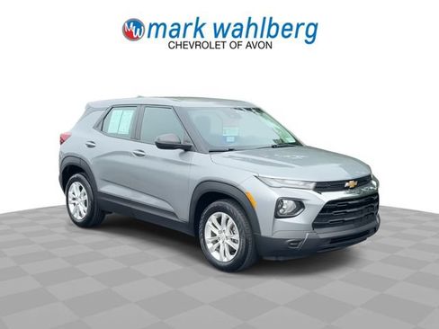 Used 2023 Chevrolet TrailBlazer LS FWD image 2