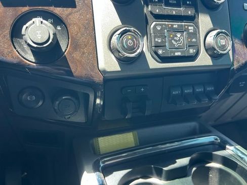 Used 2016 Ford F250 Platinum w/ FX4 Off-Road Package AWD/4WD image 14