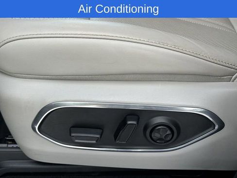 Used 2022 Jeep Wagoneer Series III w/ Convenience Group I image 14