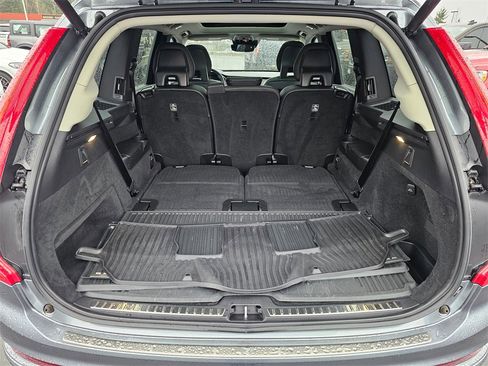 Used 2018 Volvo XC90 T5 Momentum w/ Convenience Package image 14