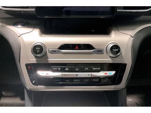 Used 2023 Ford Explorer XLT w/ Equipment Group 202A image 34