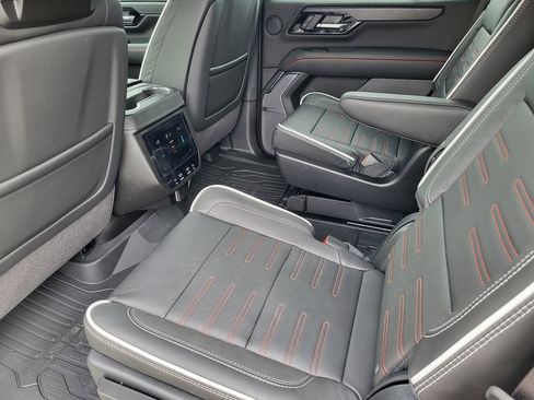 New 2026 GMC Yukon AT4 Ultimate w/ LPO, Illumination Package image 13