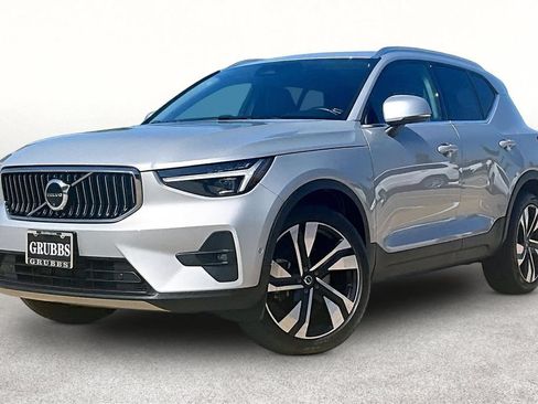 Certified 2024 Volvo XC40 B5 Plus w/ Protection Package Premier AWD/4WD image 15