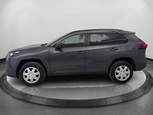 Used 2019 Toyota RAV4 LE FWD image 8