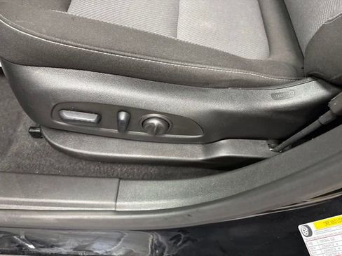Used 2025 Chevrolet Blazer LT FWD image 15