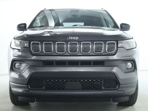 Used 2022 Jeep Compass Latitude image 5