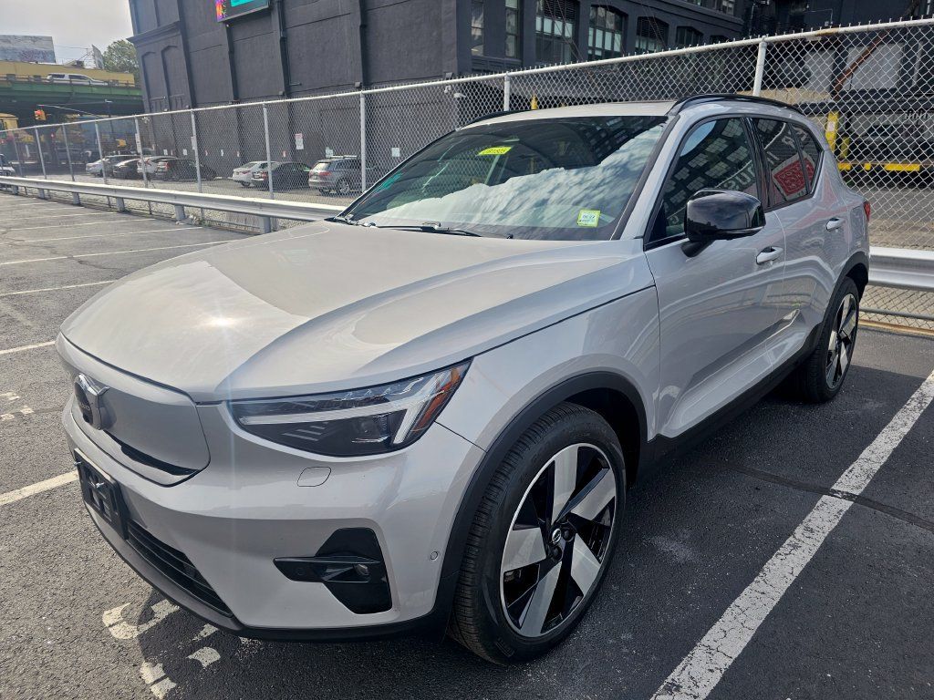 Certified 2023 Volvo XC40 Recharge Ultimate AWD/4WD image 1