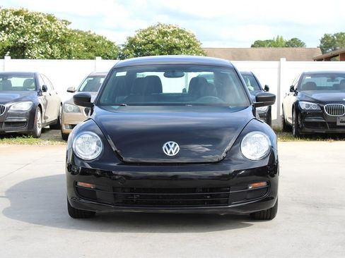 Used 2013 Volkswagen Beetle 2.5 image 2