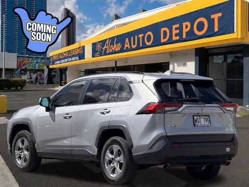 Used 2022 Toyota RAV4 XLE FWD image 3