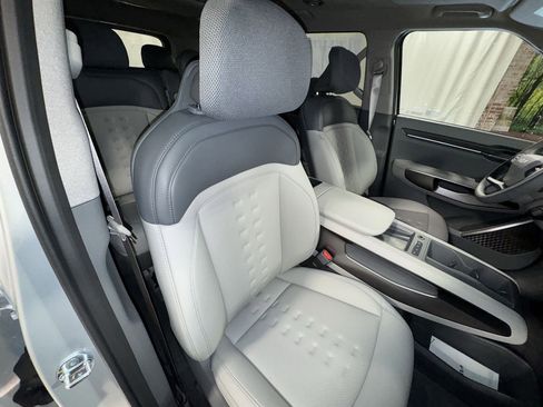 New 2026 Kia EV9 Wind image 32
