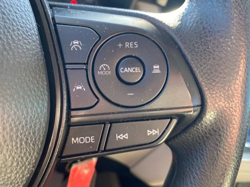 Used 2024 Toyota Corolla Cross L image 27