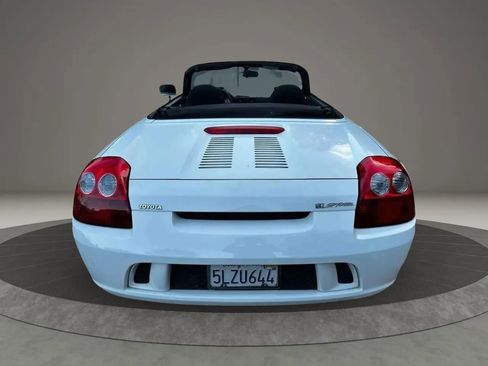 Used 2005 Toyota MR2 image 8