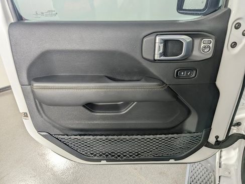 Used 2021 Jeep Gladiator High Altitude image 9