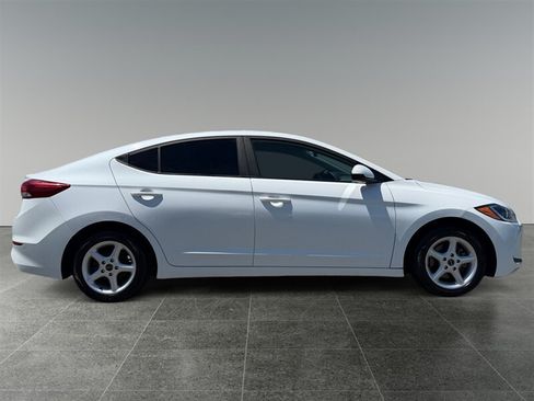 Used 2017 Hyundai Elantra SE FWD image 7