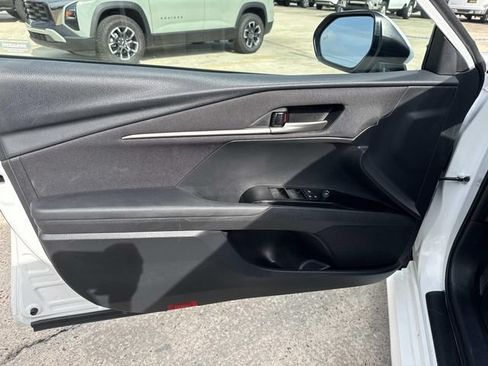 Used 2025 Toyota Camry LE FWD image 30