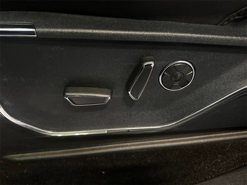 Used 2021 Ford F150 Platinum w/ Equipment Group 701A High image 32