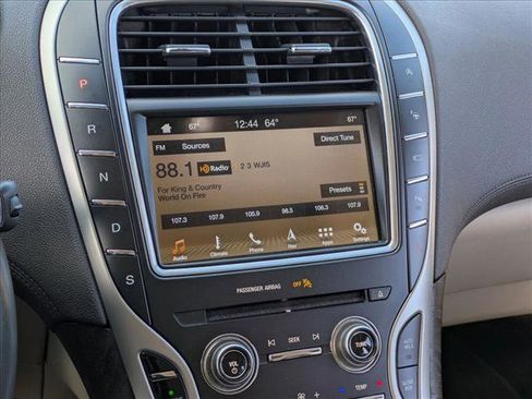 Used 2019 Lincoln Nautilus Reserve image 10