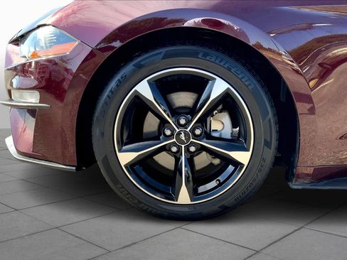 Used 2018 Ford Mustang Coupe image 8