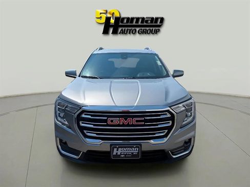 Used 2024 GMC Terrain SLT image 8