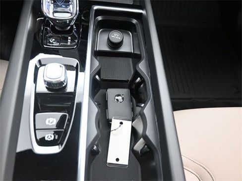 Used 2026 Volvo XC60 B5 Plus w/ Protection Package Premier image 13