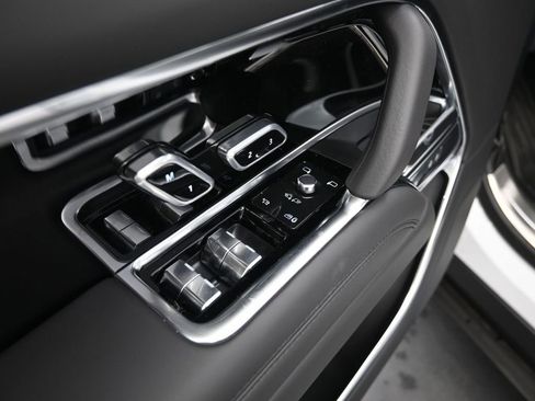 New 2025 Land Rover Range Rover SE AWD/4WD image 24