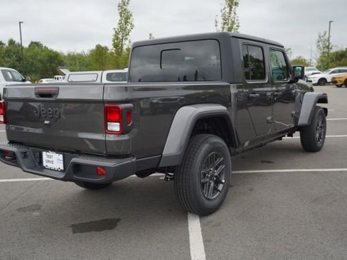 New 2025 Jeep Gladiator Sport image 8