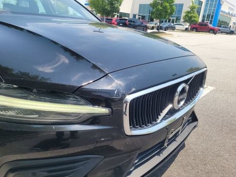 Used 2019 Volvo S60 T5 Momentum w/ Premium Package FWD image 19
