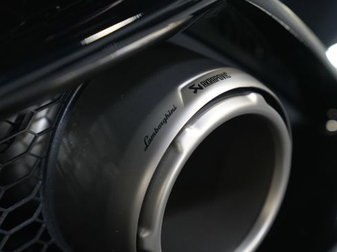 Used 2024 Lamborghini Huracan EVO image 25