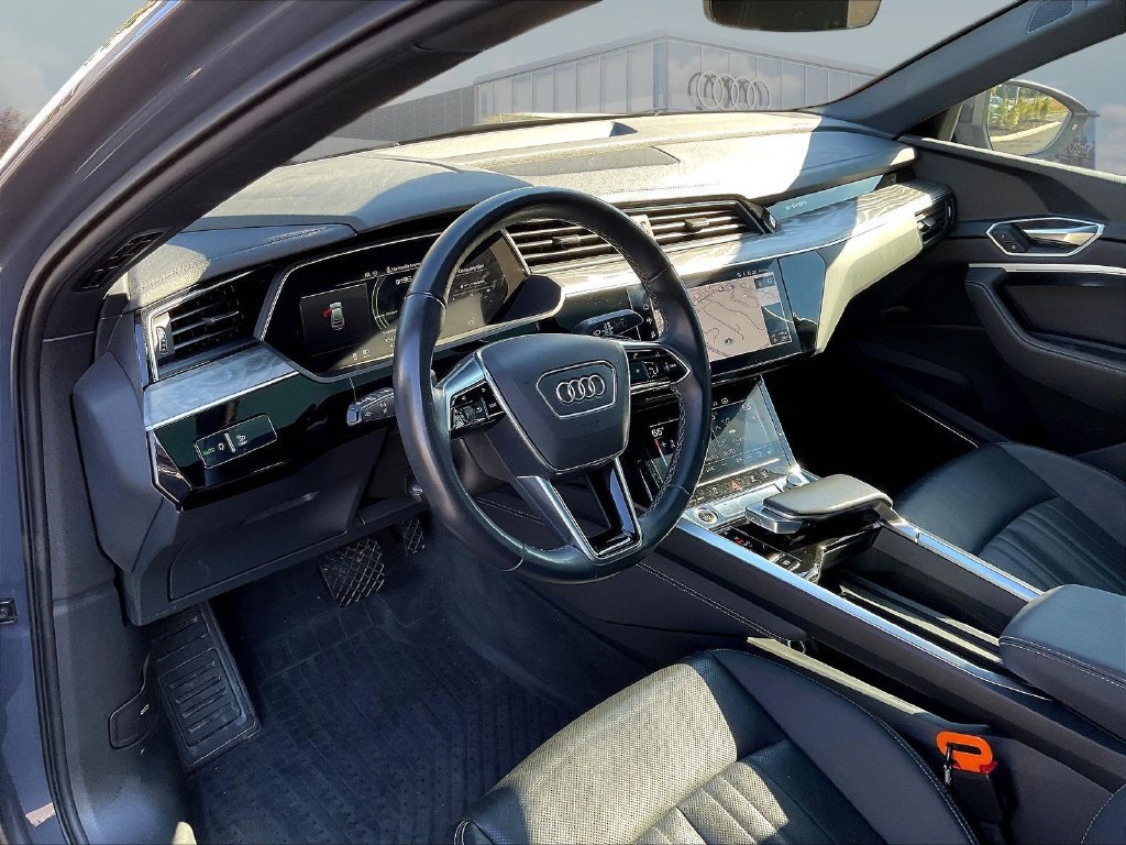 Used 2024 Audi Q8 e-tron Premium Plus AWD/4WD image 19