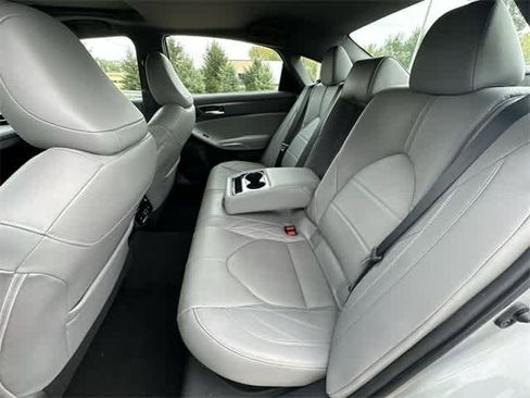 Used 2021 Toyota Avalon Limited image 20