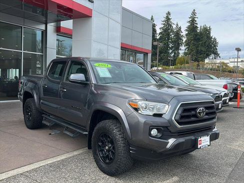 Certified 2021 Toyota Tacoma SR5 image 4