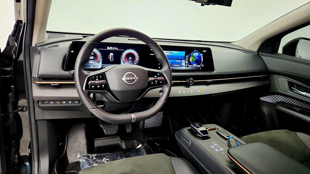 Used 2024 Nissan Ariya AWD image 14