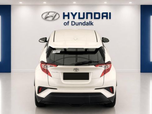 Used 2020 Toyota C-HR LE FWD image 2