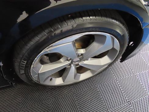 Used 2018 Honda Accord Touring image 9