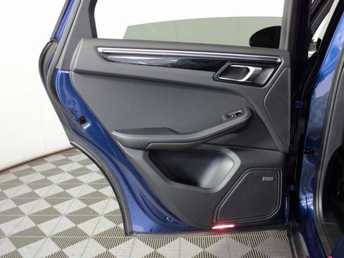Used 2022 Porsche Macan w/ Premium Package Plus image 33