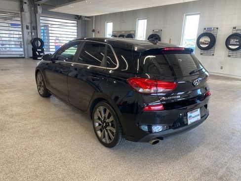 Used 2018 Hyundai Elantra GT Sport w/ Sport Tech Package 04 FWD image 10