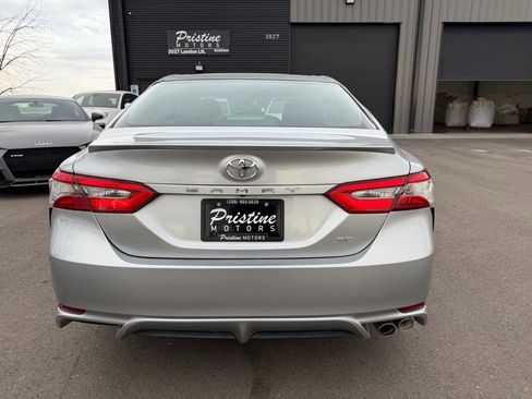 Used 2018 Toyota Camry SE image 5