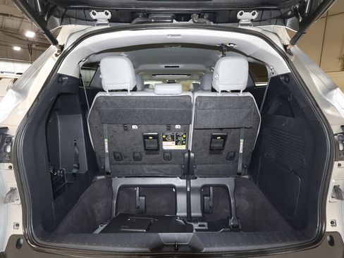 Used 2025 Toyota Sienna XLE image 22