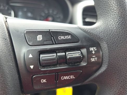 Used 2017 Kia Sorento L FWD image 16