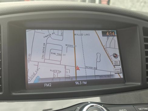 Used 2014 Nissan Quest LE FWD image 17