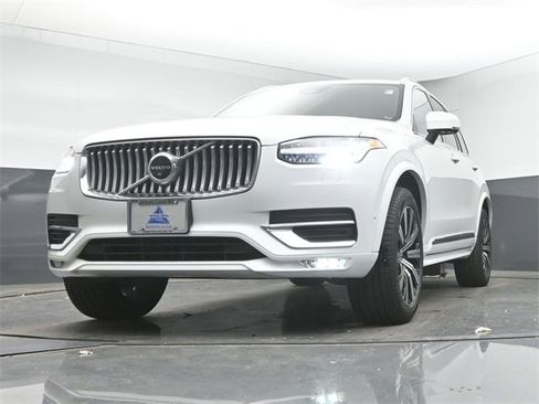 Used 2023 Volvo XC90 B5 Plus image 39
