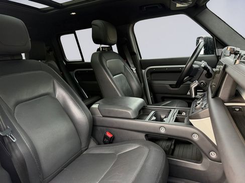 Used 2023 Land Rover Defender 130 X-Dynamic SE image 17