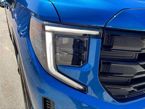 Used 2022 GMC Sierra 1500 Elevation w/ X31 Off-Road Package image 32